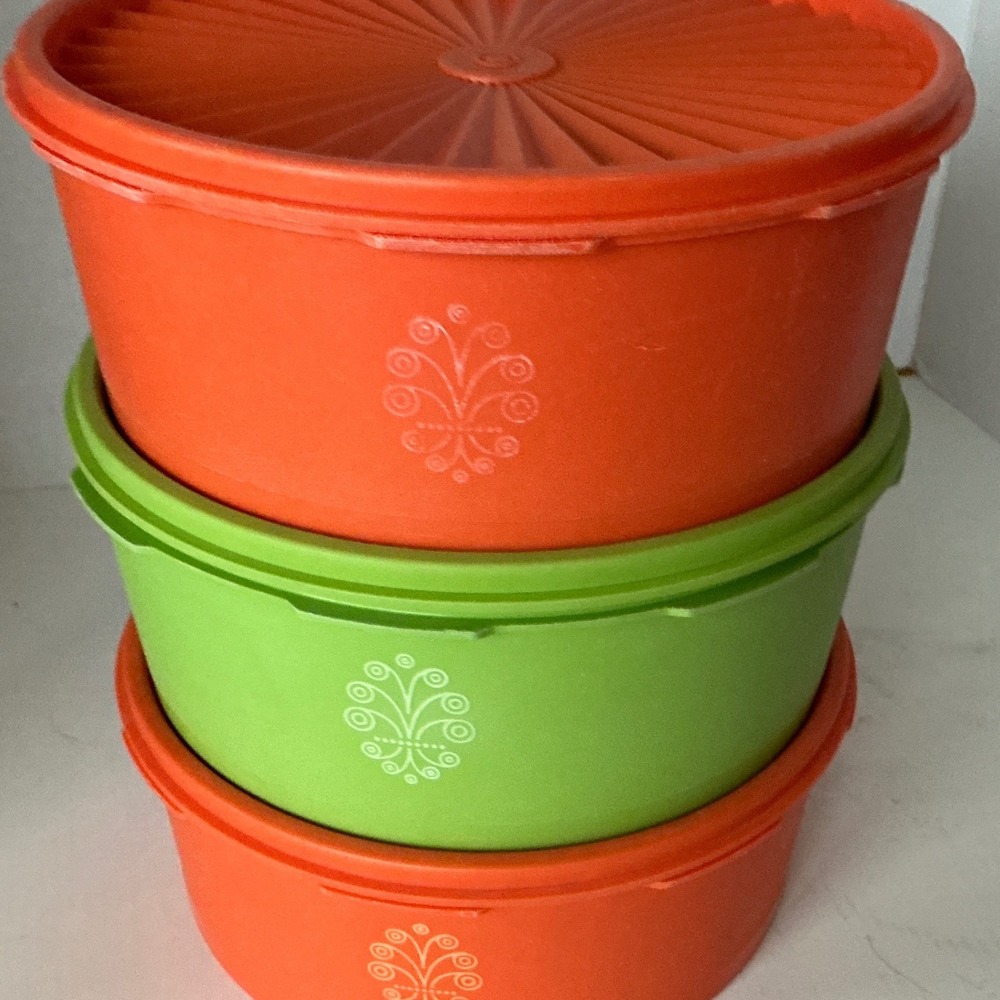 Tupperware Vintage Servalier Nesting Bowls Set of 3 Orange Green Sunburst Lids